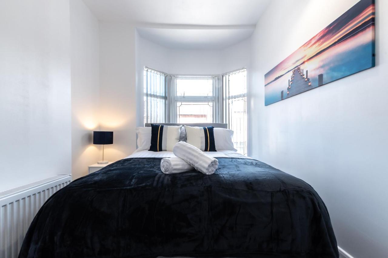 Tanzanite - 5 Bedroom House / Sleeps 10 *